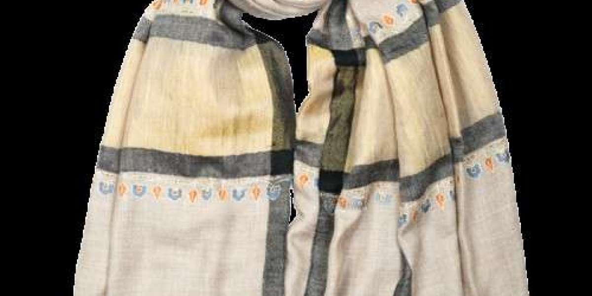 Pashmina Shawls and Blankets: The Symbol of Luxury and Elegance