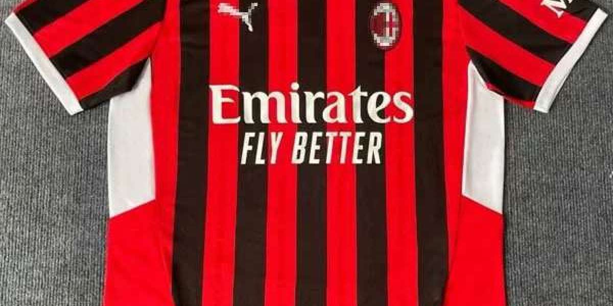 Cómo Encontrar la Camiseta AC Milan Ideal para un Regalo