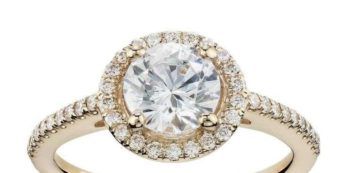 Bling Engagement Rings: A Guide to Dazzling Elegance