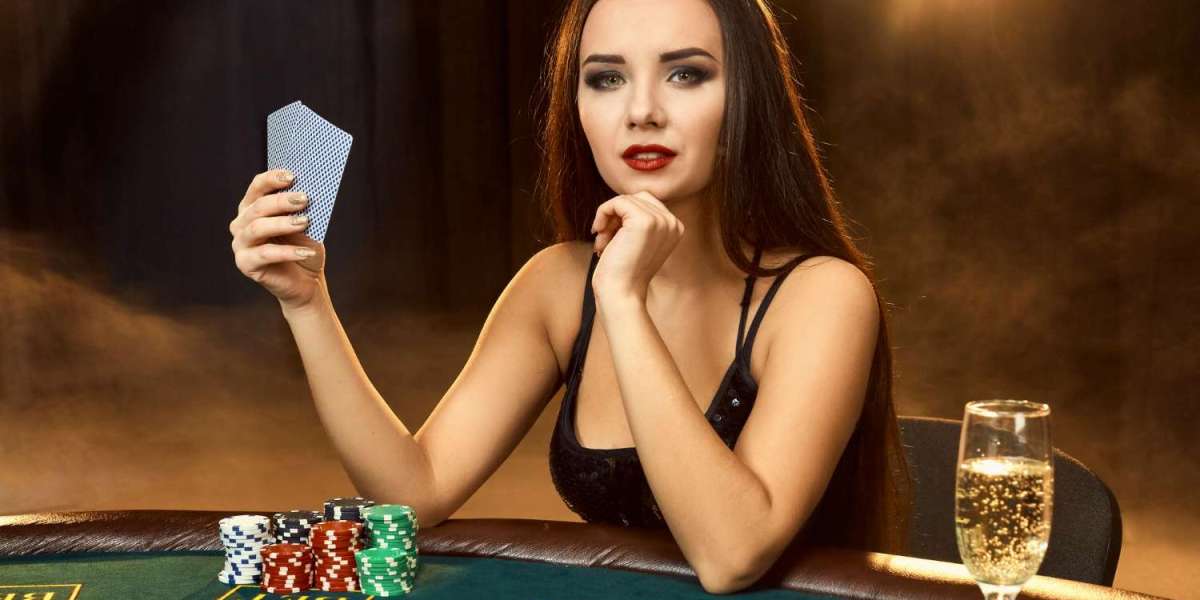 Recognizing the Effects of Playing Poker for Real Money Online