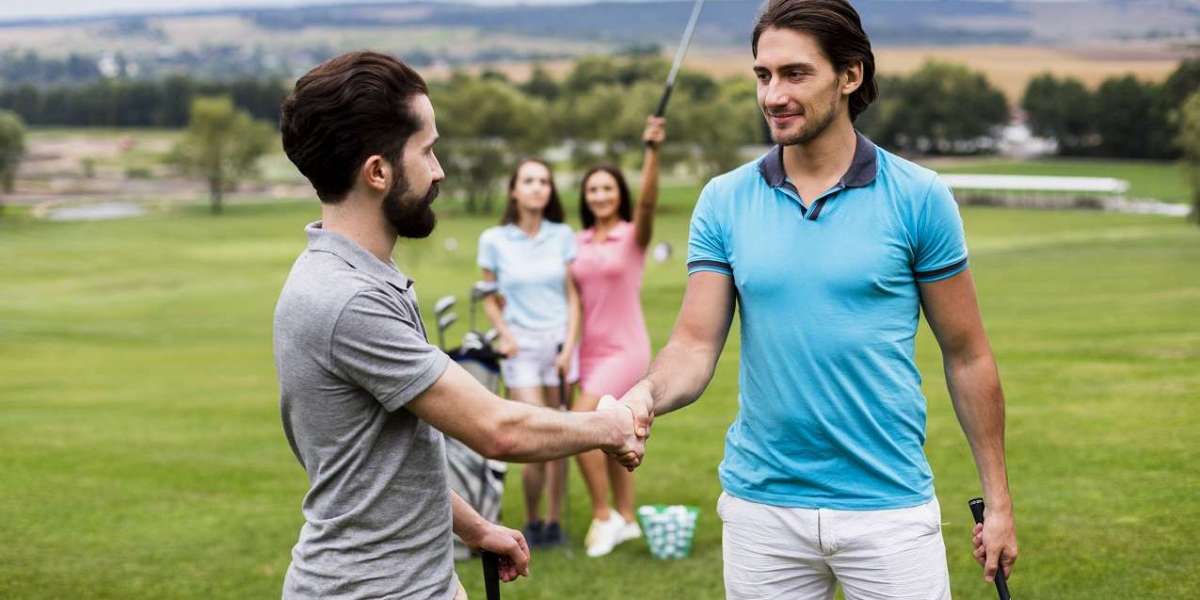 Find Exciting Golf Tournament in Des Moines