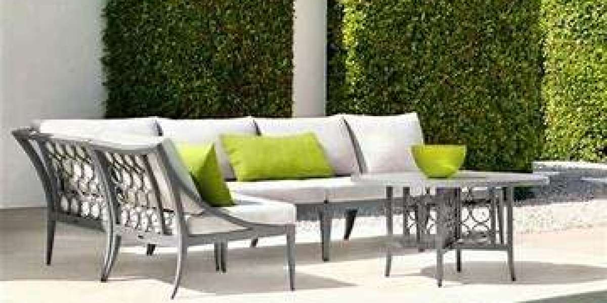 Choosing the Best Outdoor Furniture for Ultimate Comfort and Style